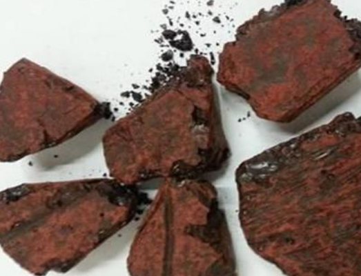 0e37b89bfe5e34e6490b41e7900a7e03.png 血竭.png