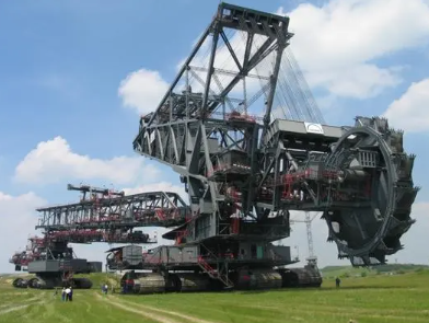 b562273254c27dfabb85e59a2587d8fa.jpg 大型設(shè)備.jpg